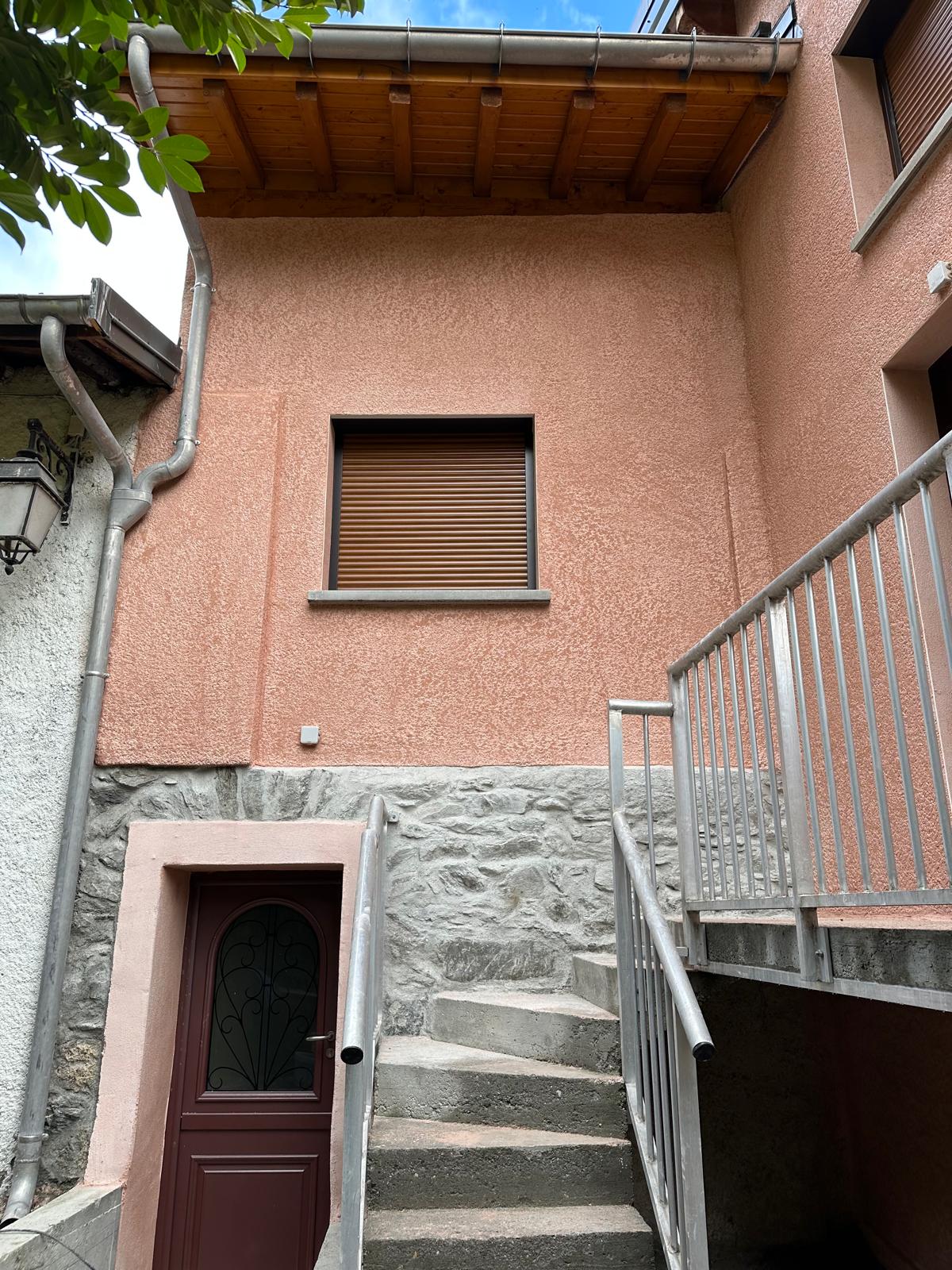 ravalement de façade finition semi gratter